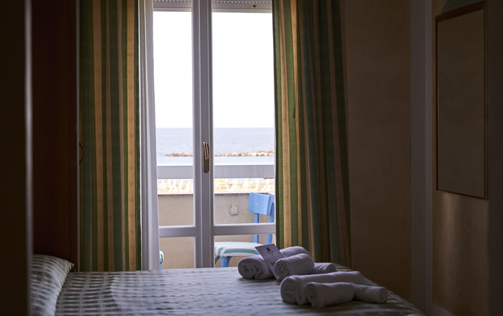 Camera tripla hotel Adriatica a Viserba